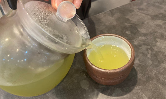 秋の「ムズムズ」にさよなら。水に溶かすだけの新習慣「べにふうき緑茶」のすすめ