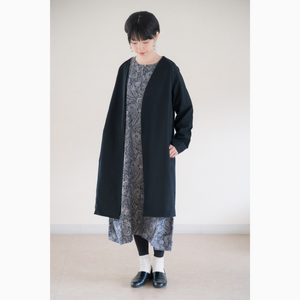 リップル洋品店　RIPPLE YOHINTEN リネンコート　ezu エズ 332】尾州織ノーカラーコート 黒コットン M ［ezu（旧：リップル